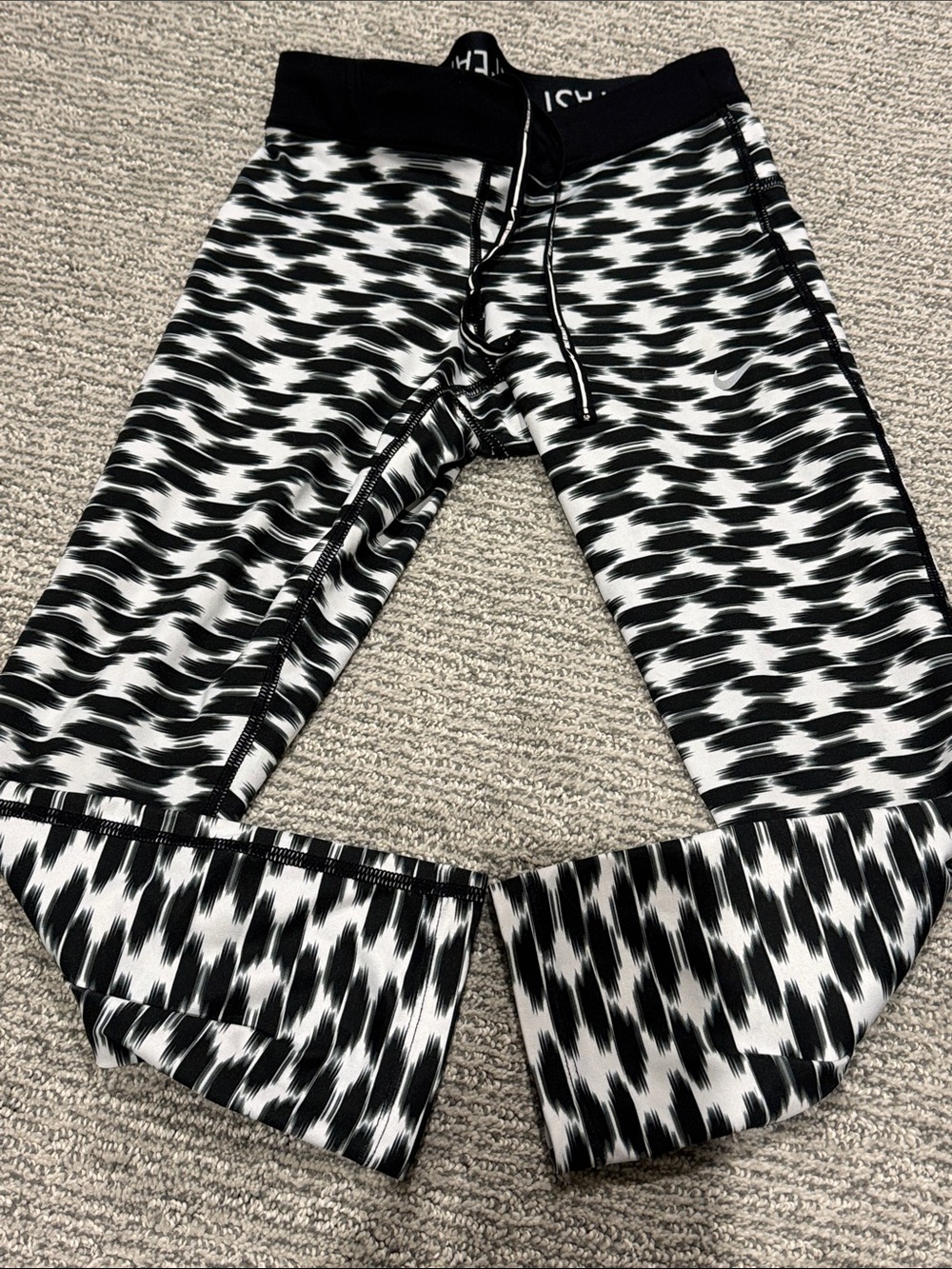 Nike Black & White Patterned Women's Leggings